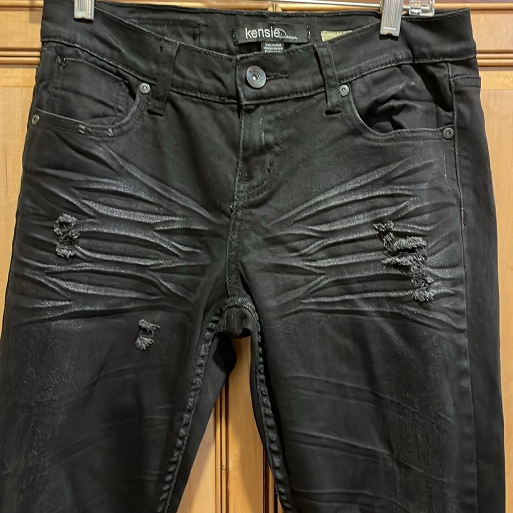 Kensie Jennifer Black Distressed Jeans 29